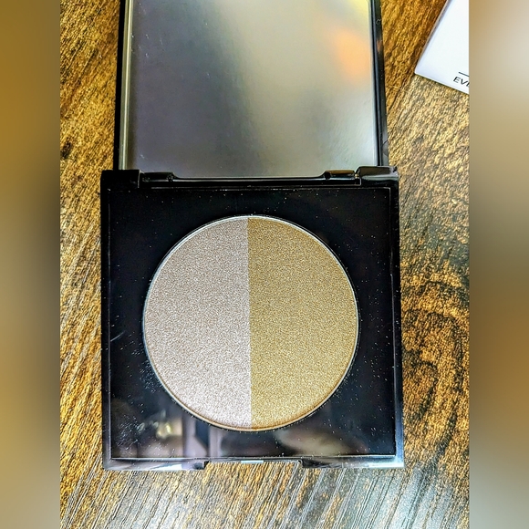 5/75$ KVOSSNYC Fairy Dust Pressed Highlighter - Picture 13 of 16